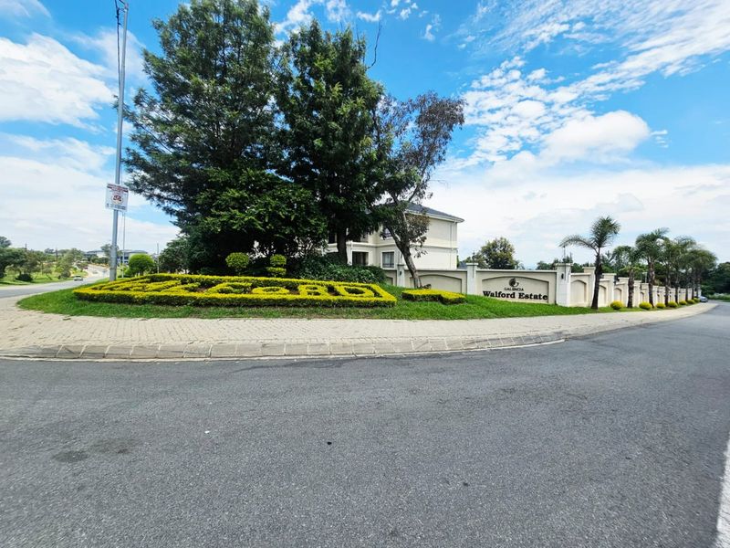 A Beautiful and Modern 2 bedroom 2 bathroom apartment for rent in Carlswald - Photo 3