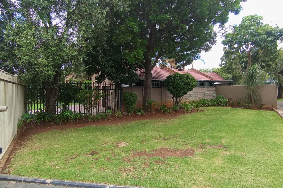 5 Bedroom House for Sale in Rooihuiskraal - Photo 5