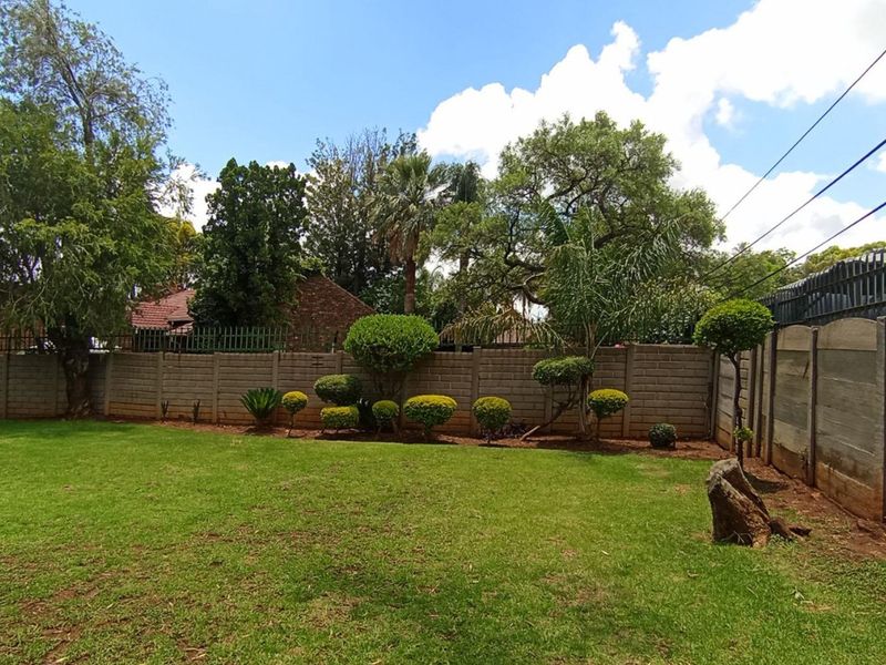 5 Bedroom House for Sale in Rooihuiskraal - Photo 3