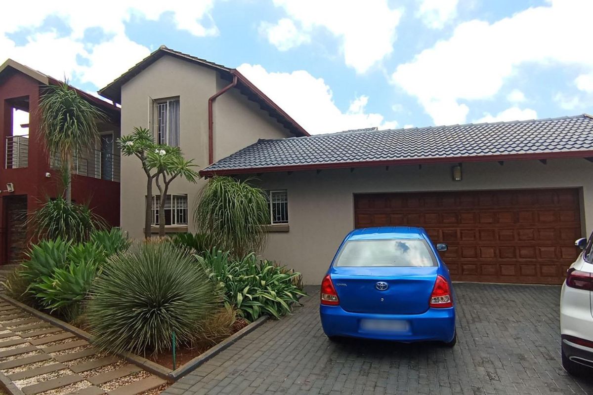 5 Bedroom House for Sale in Rooihuiskraal - Photo 4