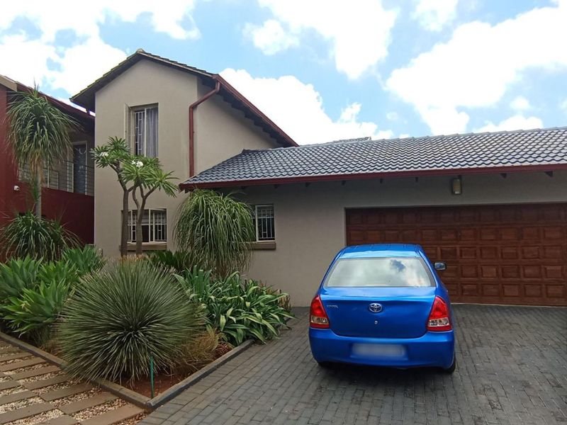 5 Bedroom House for Sale in Rooihuiskraal - Photo 4