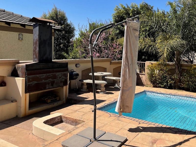 6 Bedroom Home For Sale In Blue Valley Golf Estate  - Photo 2