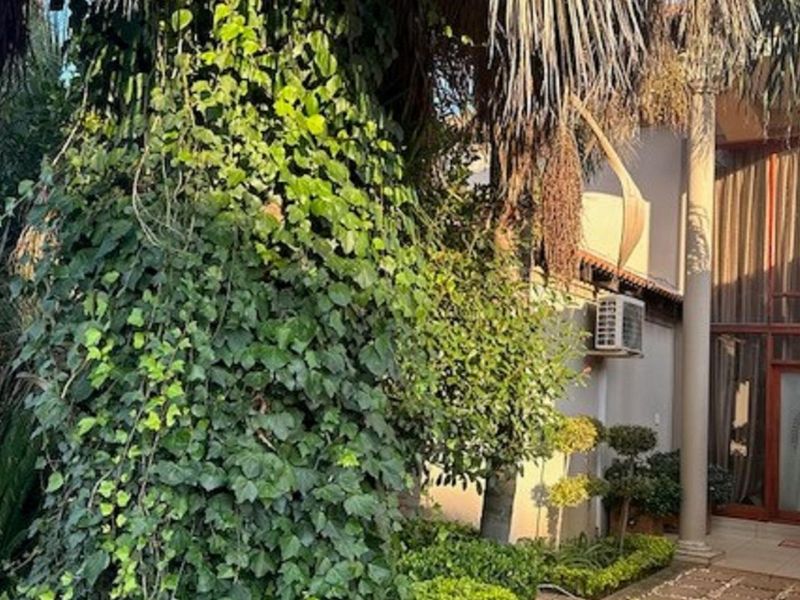 6 Bedroom Home For Sale In Blue Valley Golf Estate  - Photo 10