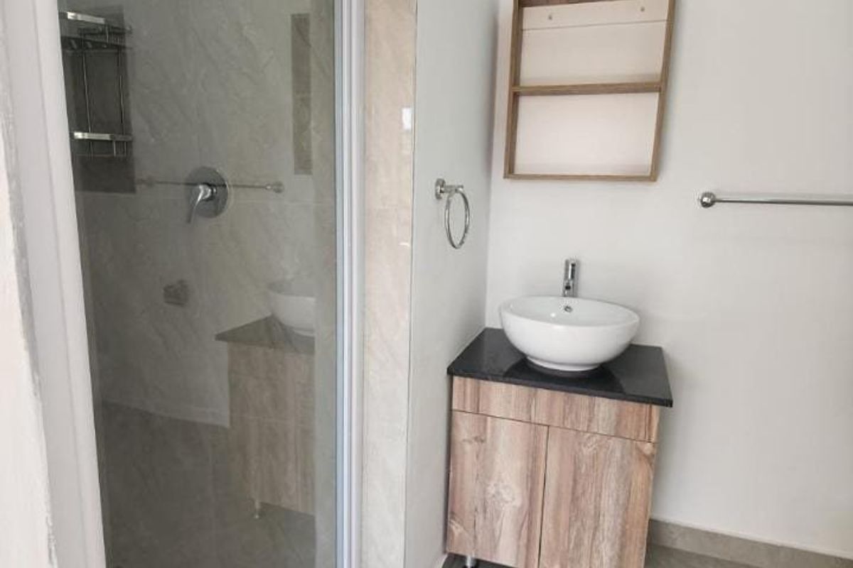 REAL ESTATE SERVICES WELCOMES YOU TO ANOTHER ONE OF JANINE'S PROPERTY FINDS.  - Photo 5