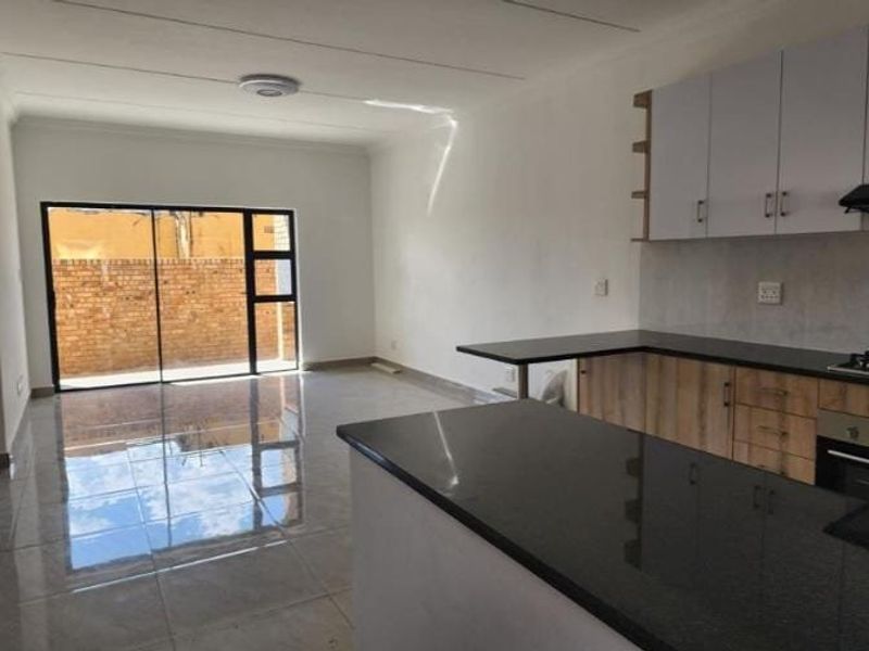 REAL ESTATE SERVICES WELCOMES YOU TO ANOTHER ONE OF JANINE'S PROPERTY FINDS.  - Photo 2