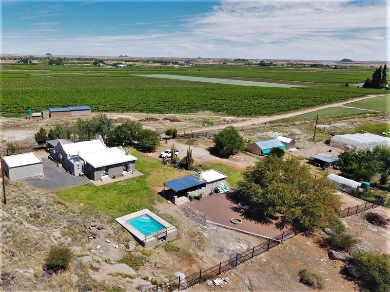 Self-sustainable smallholding near Upington. - Photo 2