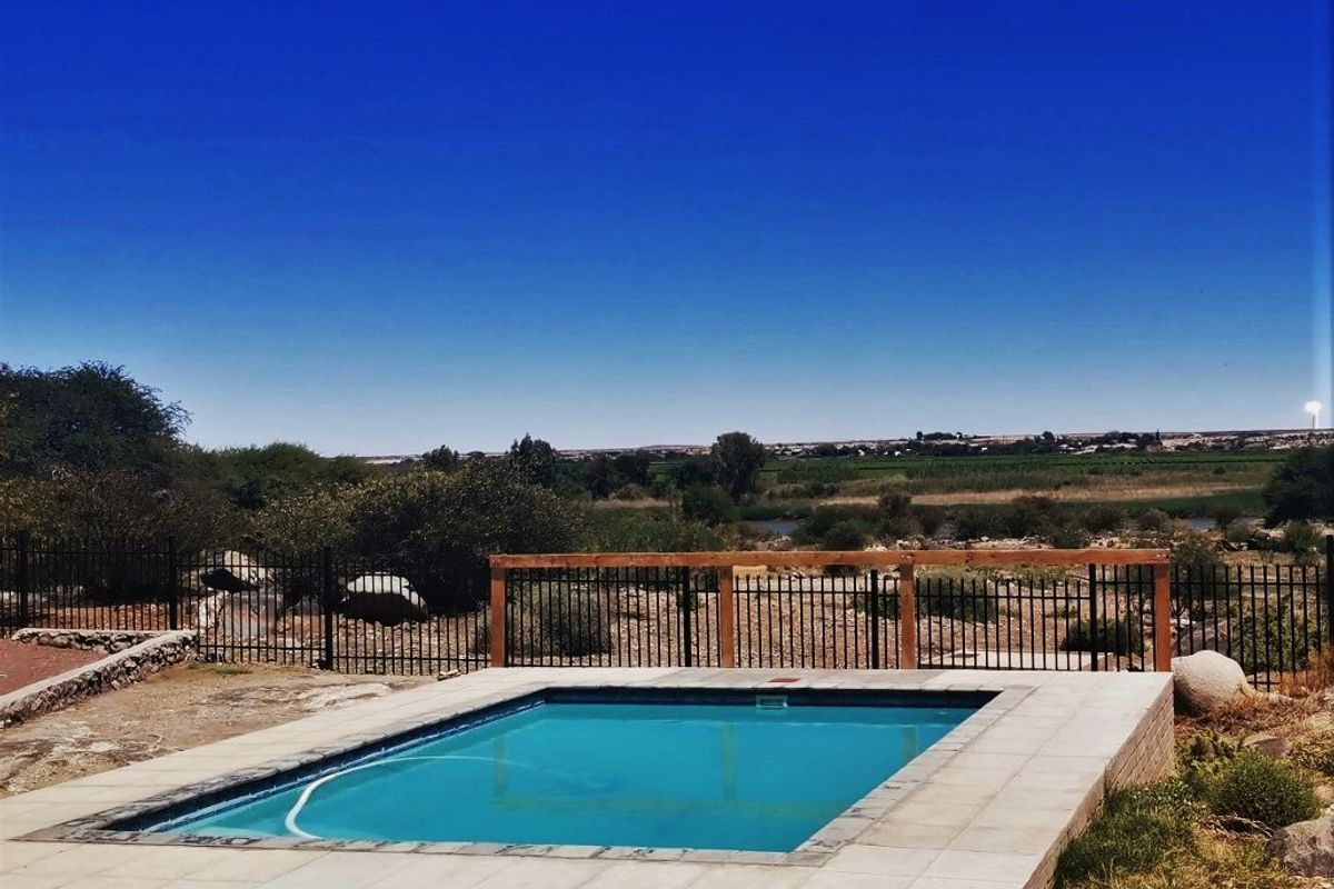 Self-sustainable smallholding near Upington. - Photo 5