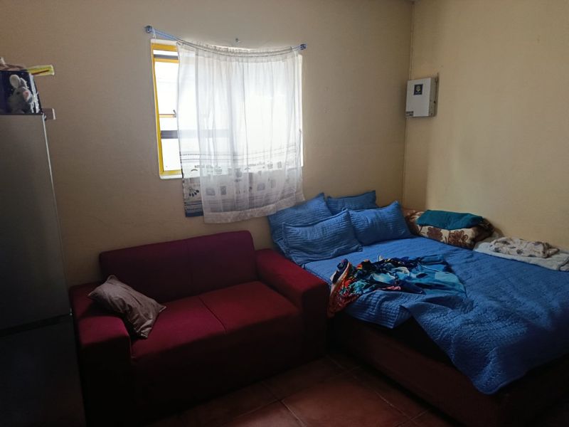 Commercial Property In North End - Photo 5