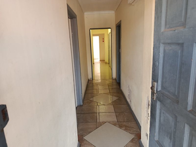 Commercial Property In North End - Photo 2