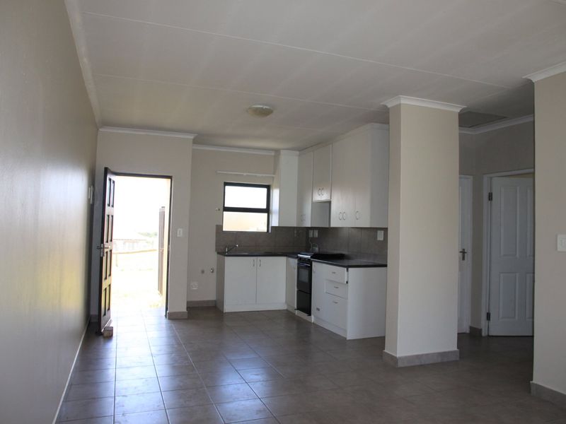 Kidds Beach Family Home with Garden Charm - Photo 4