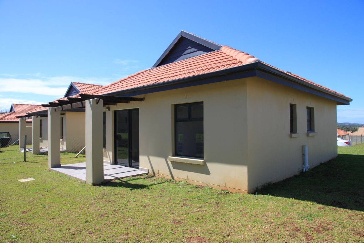 Kidds Beach Family Home with Garden Charm - Photo 2