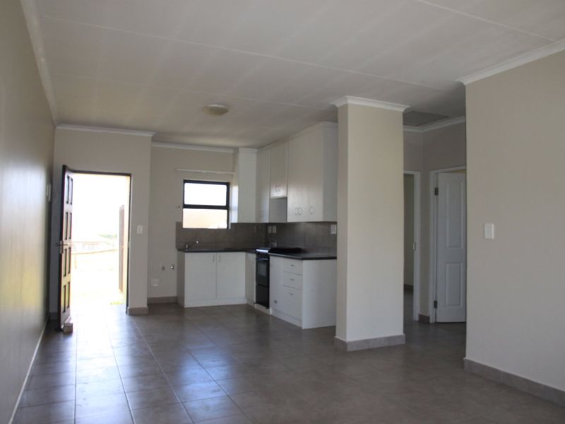 Kidds Beach Family Home with Garden Charm - Photo 8