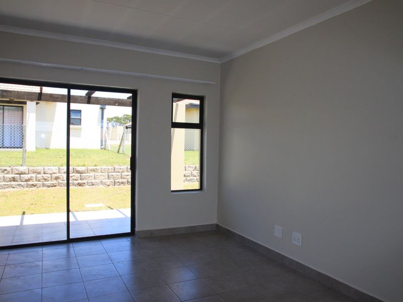 Kidds Beach Family Home with Garden Charm - Photo 5