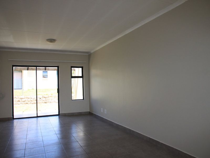 Kidds Beach Family Home with Garden Charm - Photo 3
