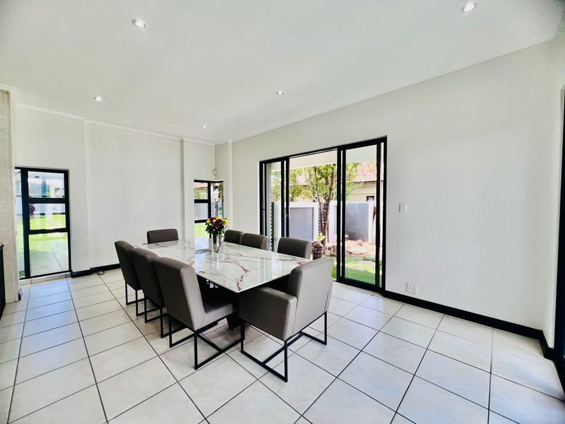 MODERN  4 Bedroom Home in Silverlakes Golf Estate - Photo 10