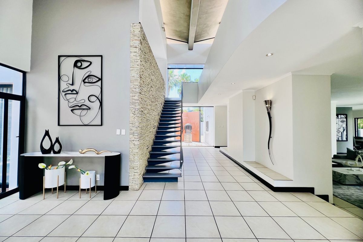 MODERN  4 Bedroom Home in Silverlakes Golf Estate - Photo 2