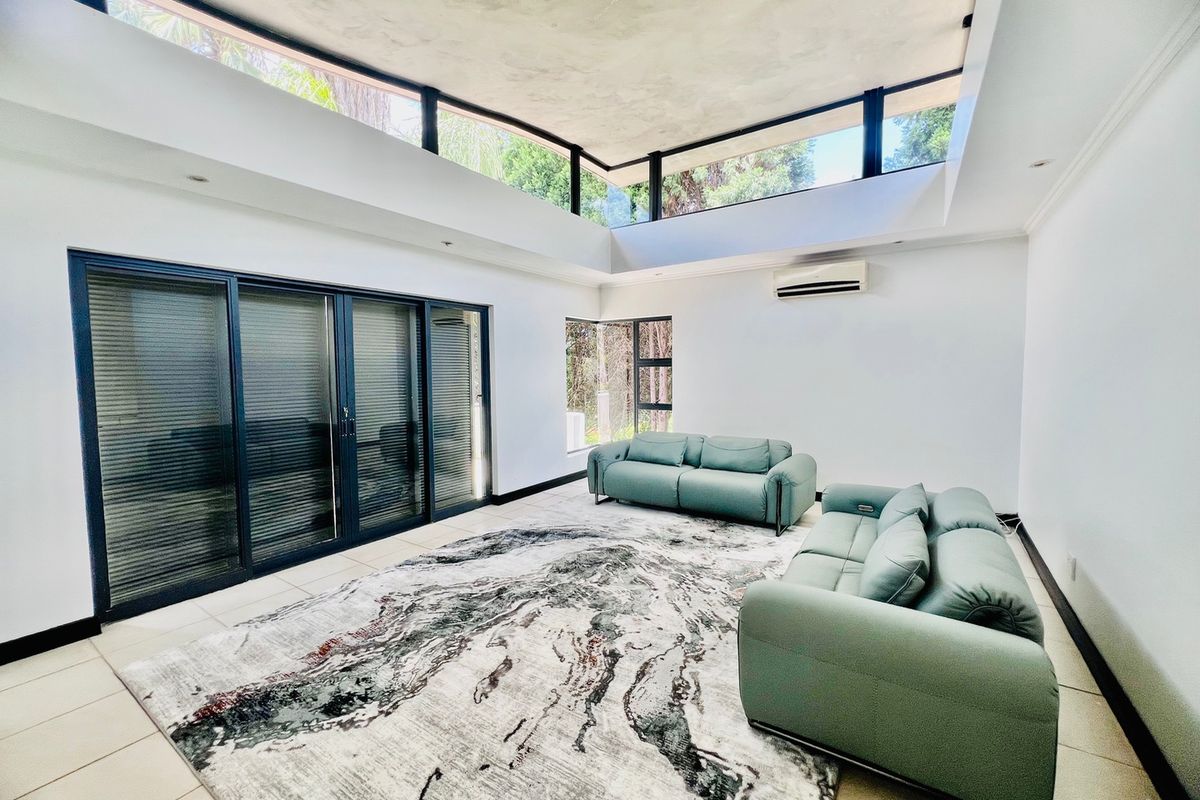 MODERN  4 Bedroom Home in Silverlakes Golf Estate - Photo 5