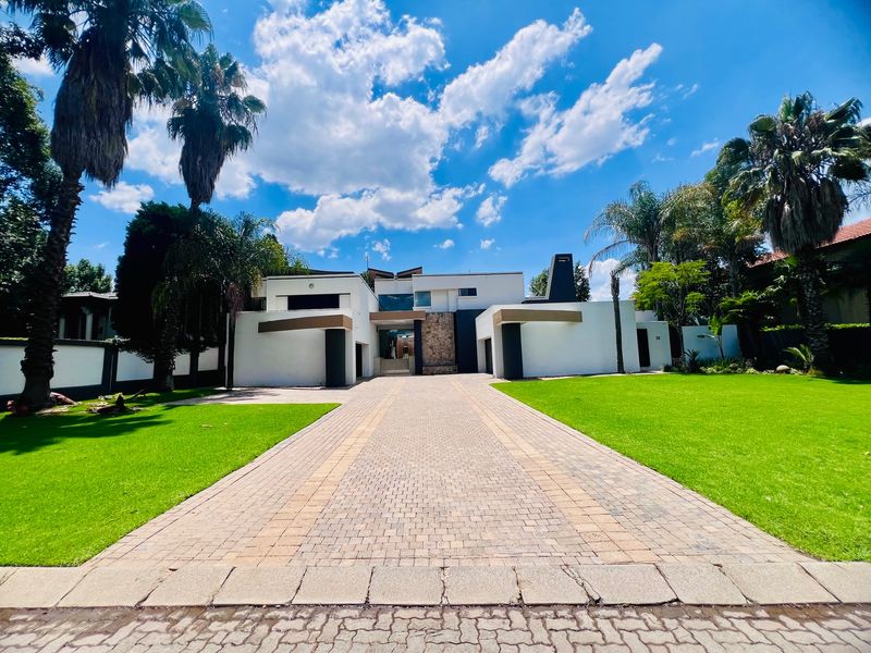MODERN  4 Bedroom Home in Silverlakes Golf Estate - Photo 1