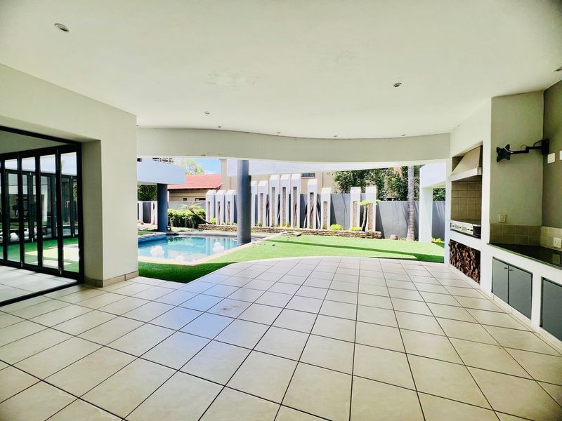 MODERN  4 Bedroom Home in Silverlakes Golf Estate - Photo 8
