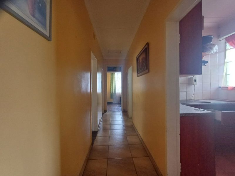 Exceptional Value Living in the Heart of Stilfontein - Photo 10