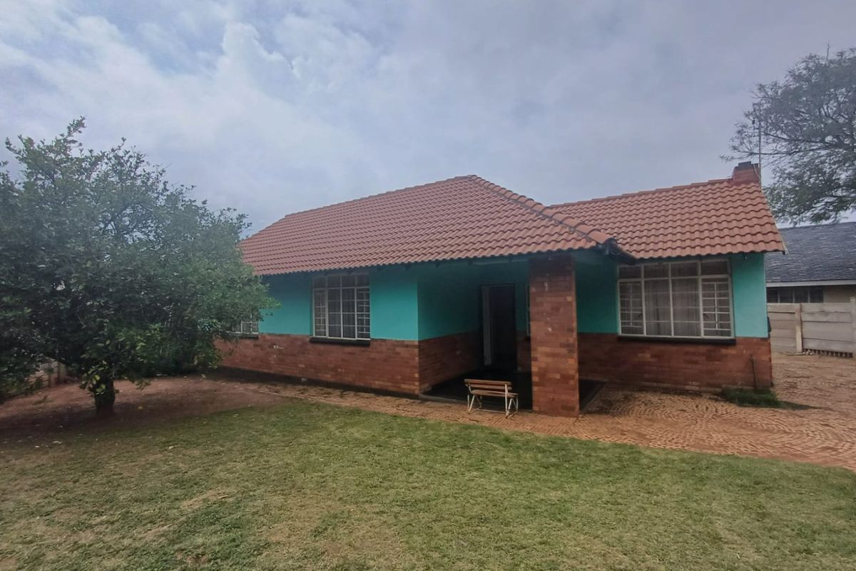 Exceptional Value Living in the Heart of Stilfontein - Photo 2