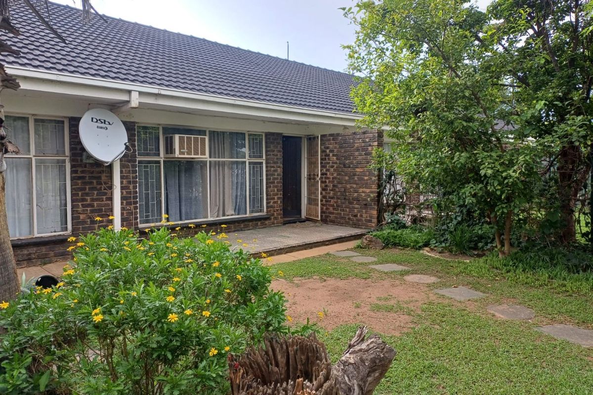 Charming Lock Up and Go Living in Neserhof, Klerksdorp - Photo 2