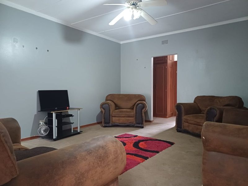 Charming Lock Up and Go Living in Neserhof, Klerksdorp - Photo 6