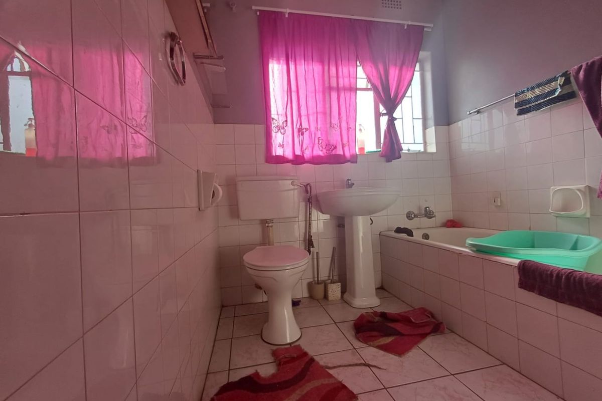 Charming Lock Up and Go Living in Neserhof, Klerksdorp - Photo 5