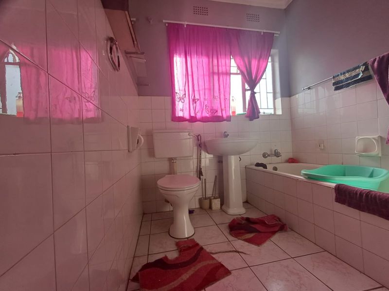 Charming Lock Up and Go Living in Neserhof, Klerksdorp - Photo 5