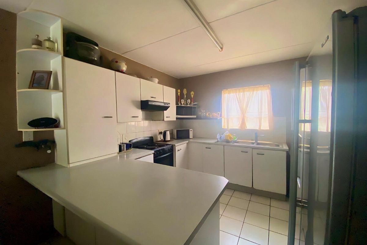 Two Bedroom Ground-floor Unit For Sale  - Photo 5