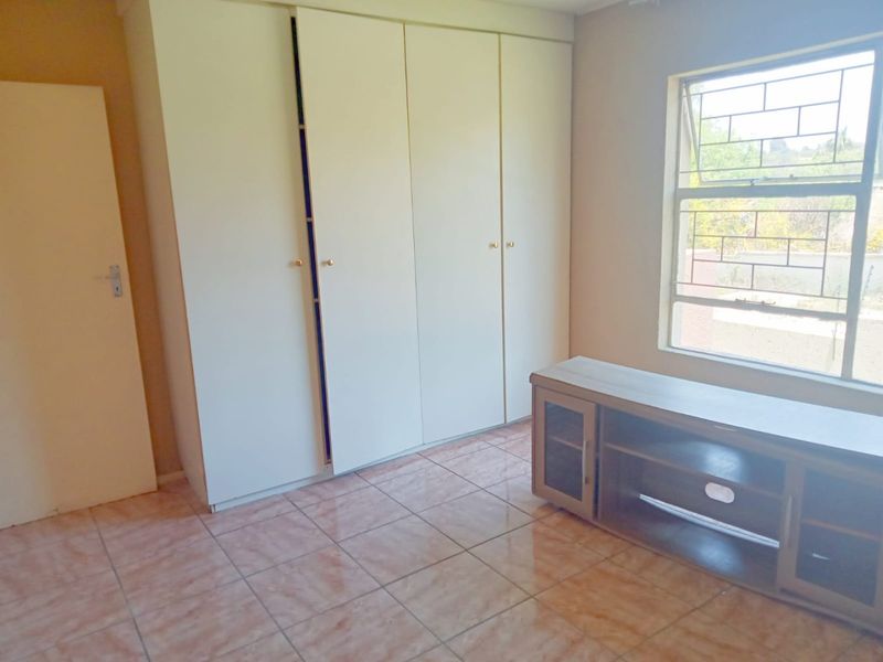 Ground-floor Three Bedroom Apartment For Sale In Midrand - Photo 10
