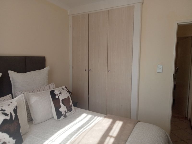 Two Bedroom Apartment For Sale - Photo 9