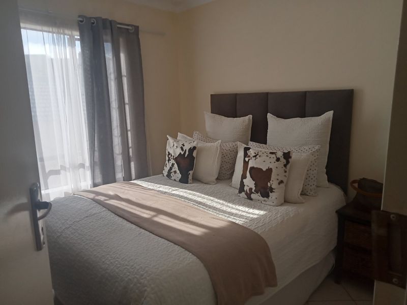 Two Bedroom Apartment For Sale - Photo 8
