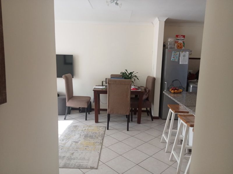 Two Bedroom Apartment For Sale - Photo 6