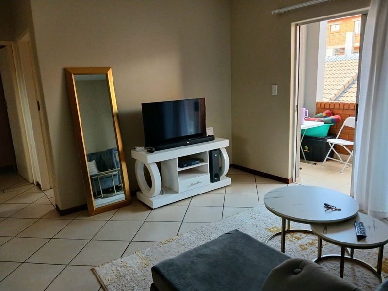Stunning Two Bedroom Apartment For Sale - Photo 6