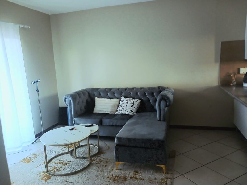 Stunning Two Bedroom Apartment For Sale - Photo 9