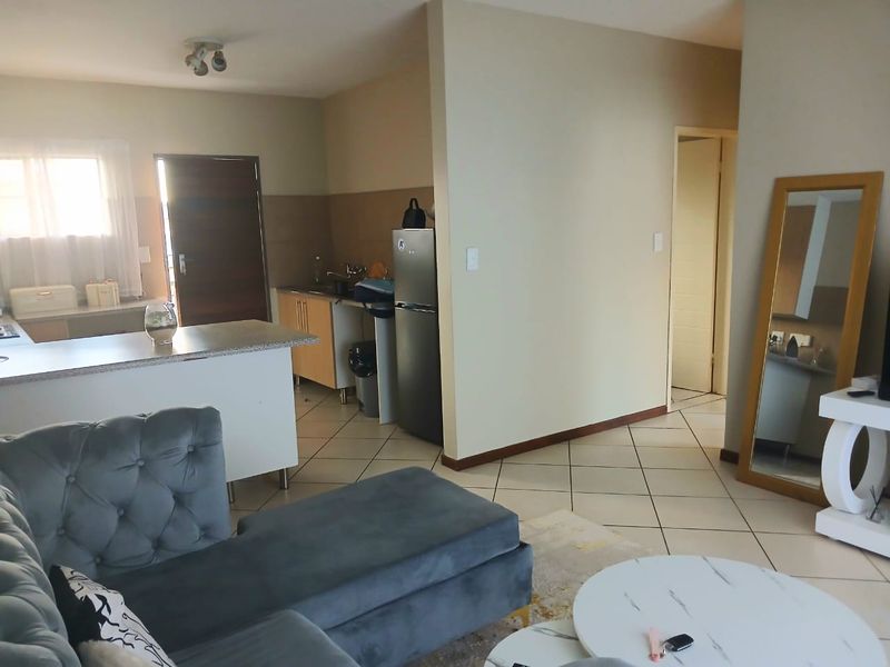Stunning Two Bedroom Apartment For Sale - Photo 8
