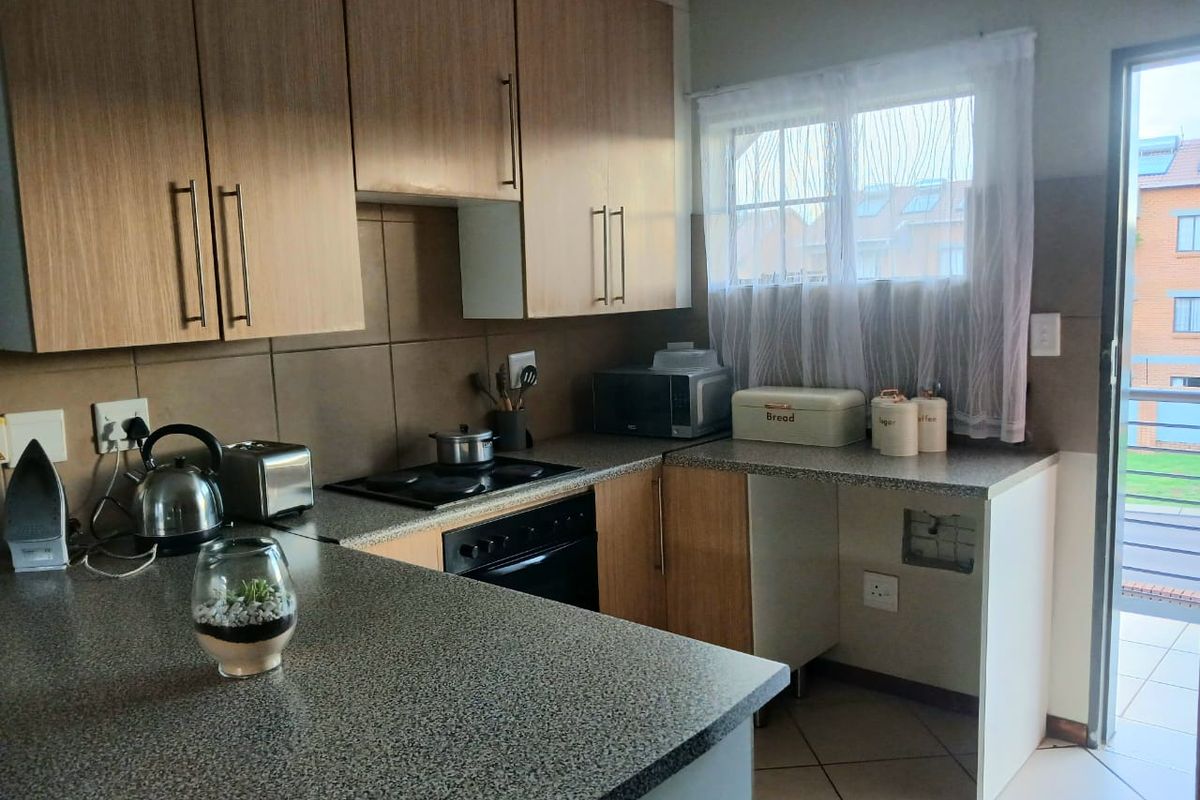 Stunning Two Bedroom Apartment For Sale - Photo 4