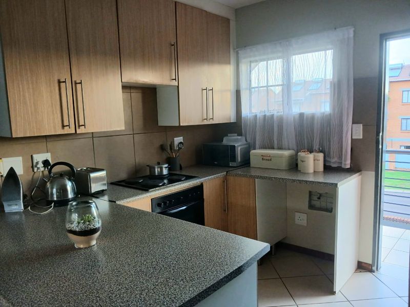 Stunning Two Bedroom Apartment For Sale - Photo 4