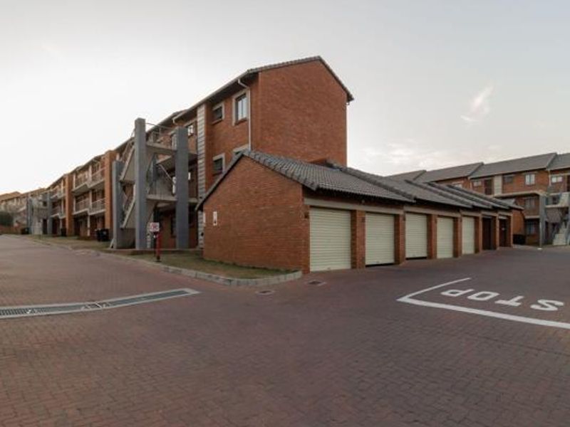 Stunning Two Bedroom Apartment For Sale - Photo 1