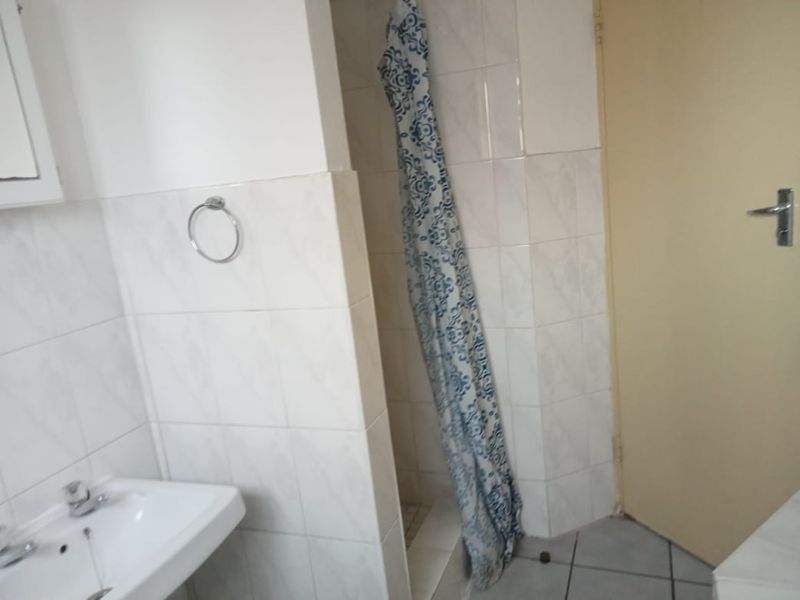 Groundfloor Two Bedroom Apartment For Sale - Photo 9