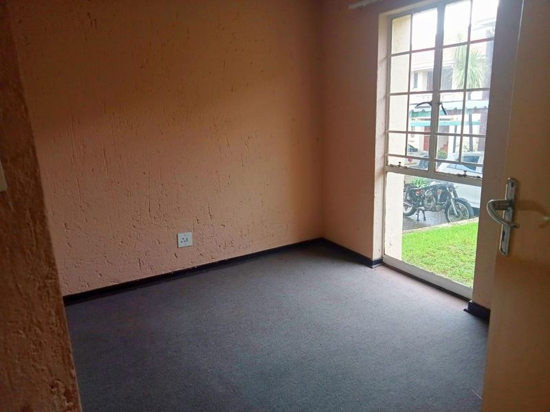 Groundfloor Two Bedroom Apartment For Sale - Photo 7