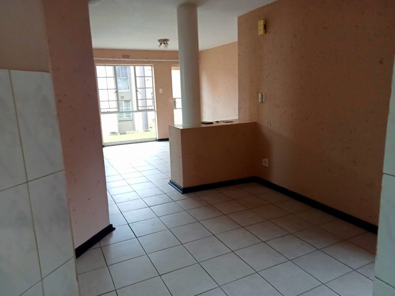 Groundfloor Two Bedroom Apartment For Sale - Photo 4