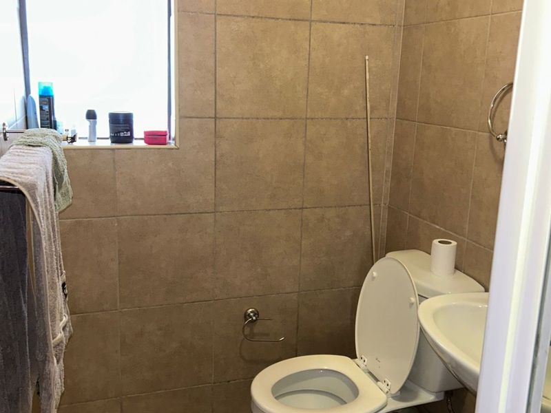 Stunning One Bedroom Ground-floor Unit For Sale - Photo 9