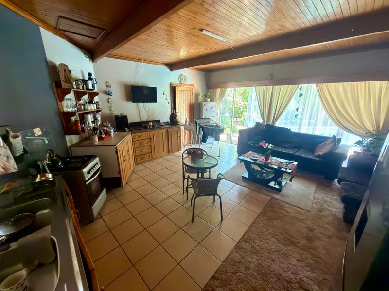 Investment Opportunity – Main House, 6 Flats & Established Business Rights - Photo 9