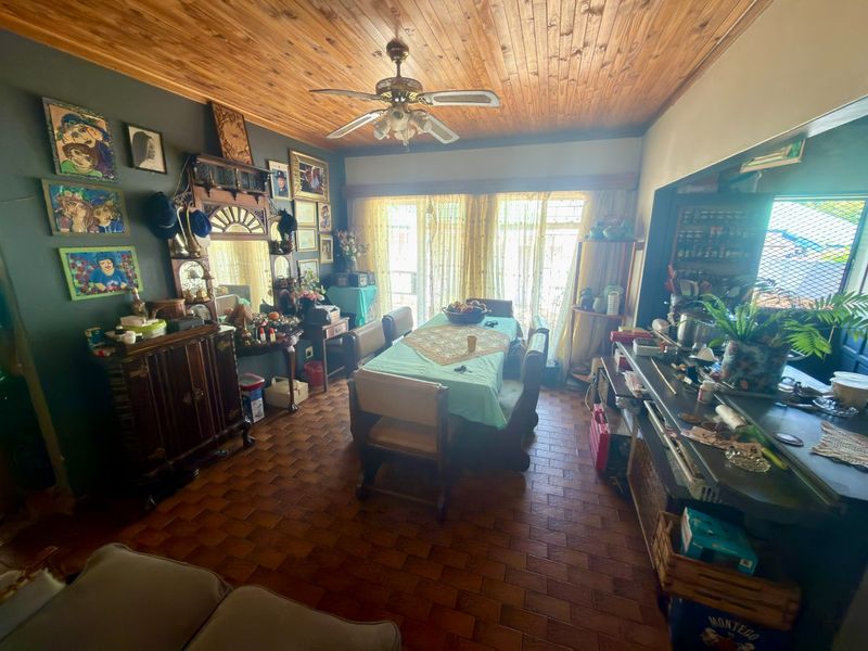 Investment Opportunity – Main House, 6 Flats & Established Business Rights - Photo 8