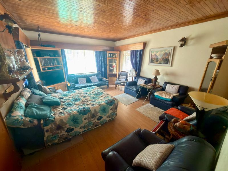 Investment Opportunity – Main House, 6 Flats & Established Business Rights - Photo 6