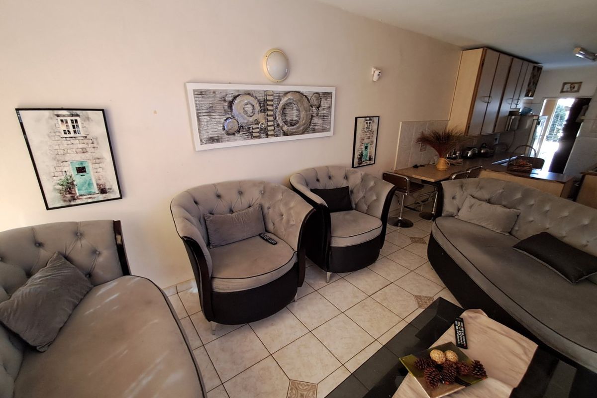 2 Bedroom apartment for sale in Wilkeville. - Photo 3