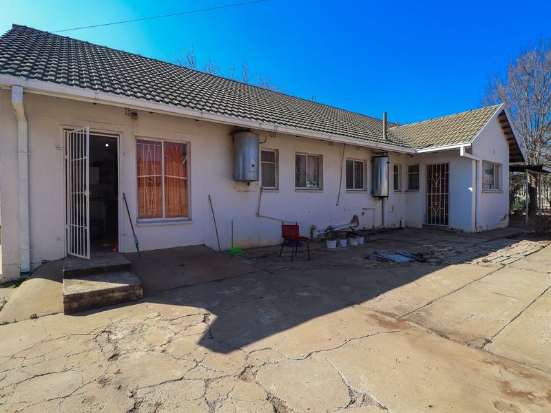 3 Bedroom house for sale in Ellaton. - Photo 2