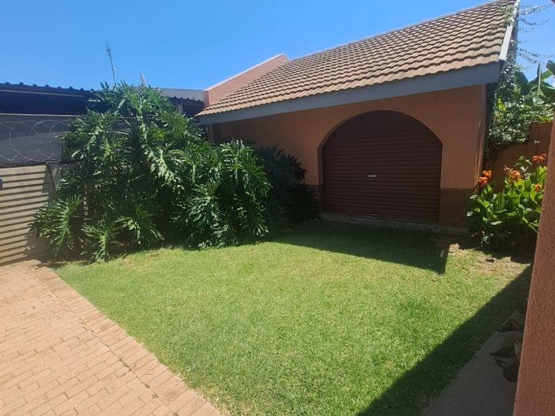 3 Bedroom House For Sale in Orkney.  - Photo 3